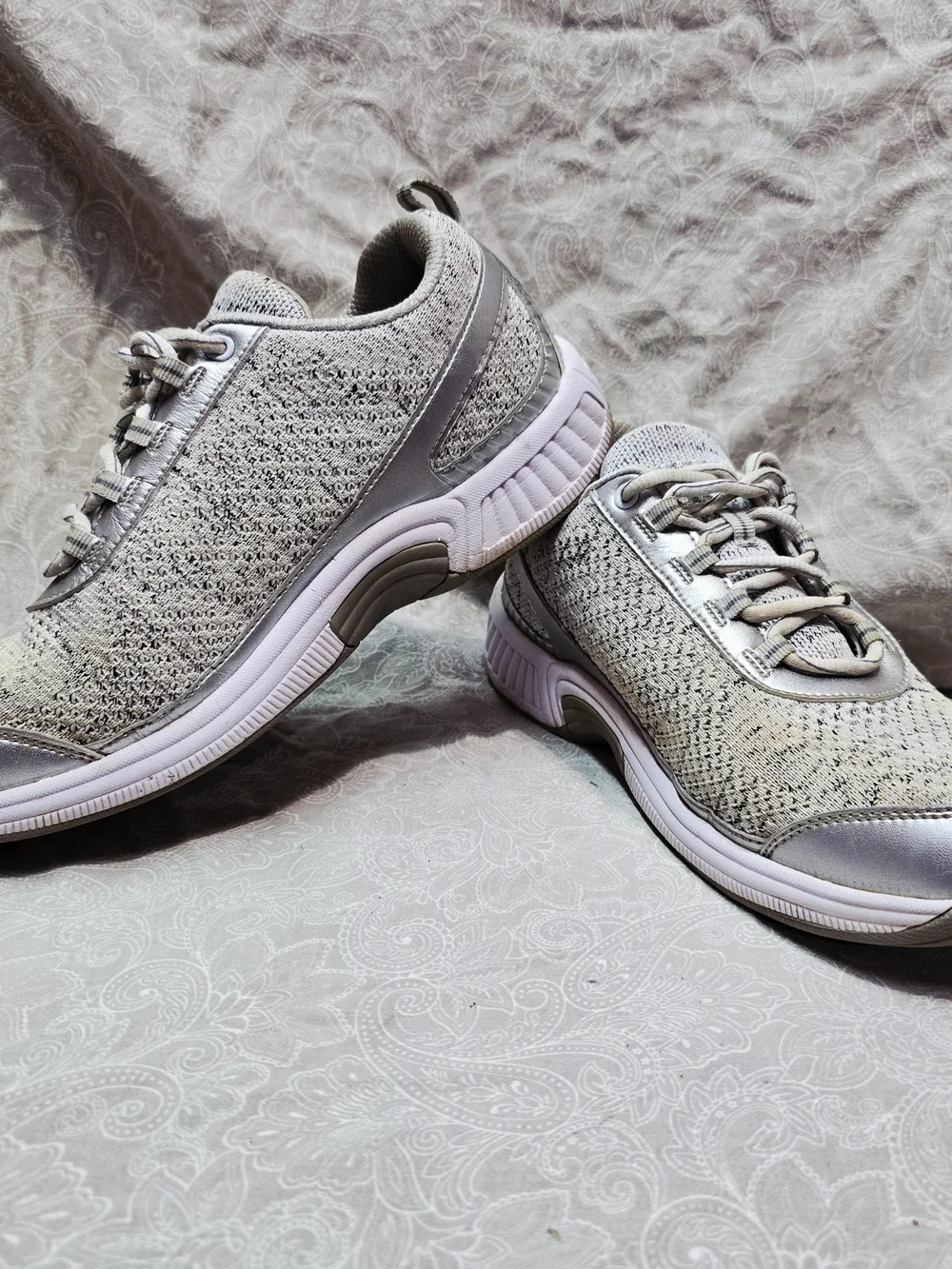 Orthofeet coral sandy